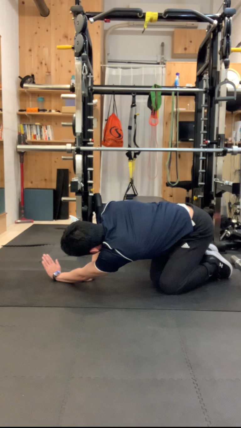 肩の可動域を改善するストレッチ パーソナルジム HEB GYM
